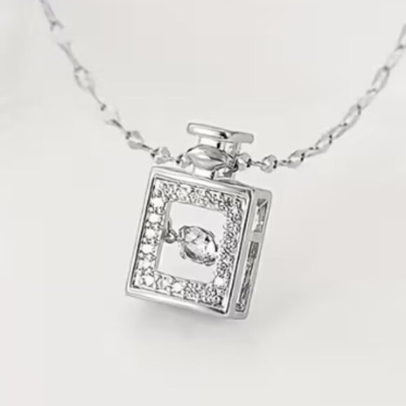 Elegant 18k Gold Plated Stainless Steel Chain & Cubic Zirconia Pendant Necklace - Picture 3 of 4